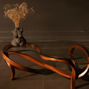 Raka Fluentum coffee table